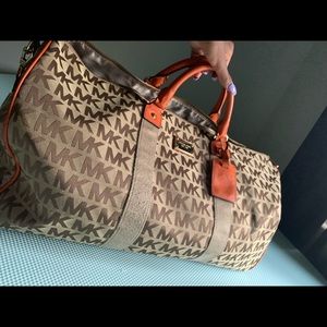 AUTHENTIC MICHEAL KORS DUFFLE BAG
